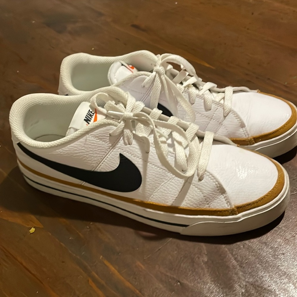 Men’s Nike Court Legacy 9.5 Fits like women’s 10.5/11